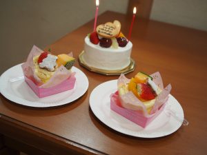 お誕生日ケーキ。